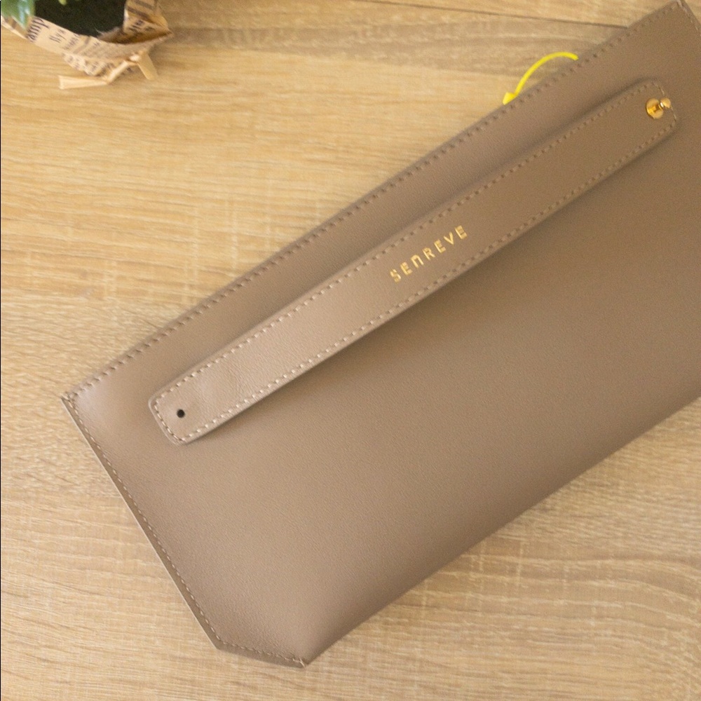 NEW Senreve smooth leather bracelet pouch LATTE
